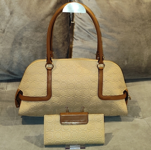 SALVATORE FERRAGAMO BEIGE & BROWN LEATHER GANCINI EMBOSSED SATCHEL & WALLET SET - Picture 2 of 16